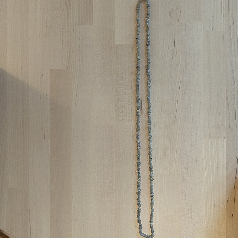 Long Stone Necklace - Irridescent Grey's